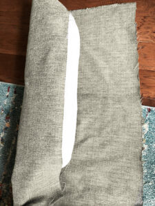 <img> No-sew-bolster-pillow_1